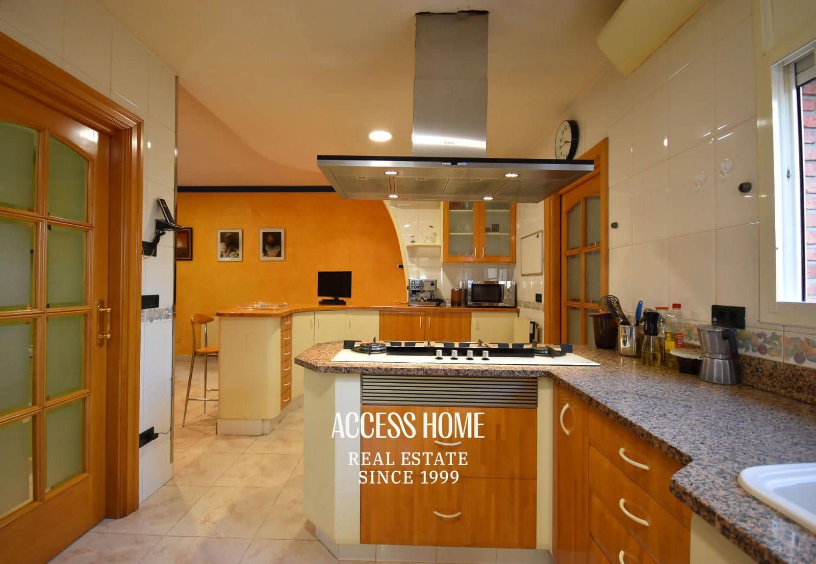 5 soveværelse Villa til salg i Premia de Mar med swimmingpool garage - € 820.000 (Ref: 9146179)