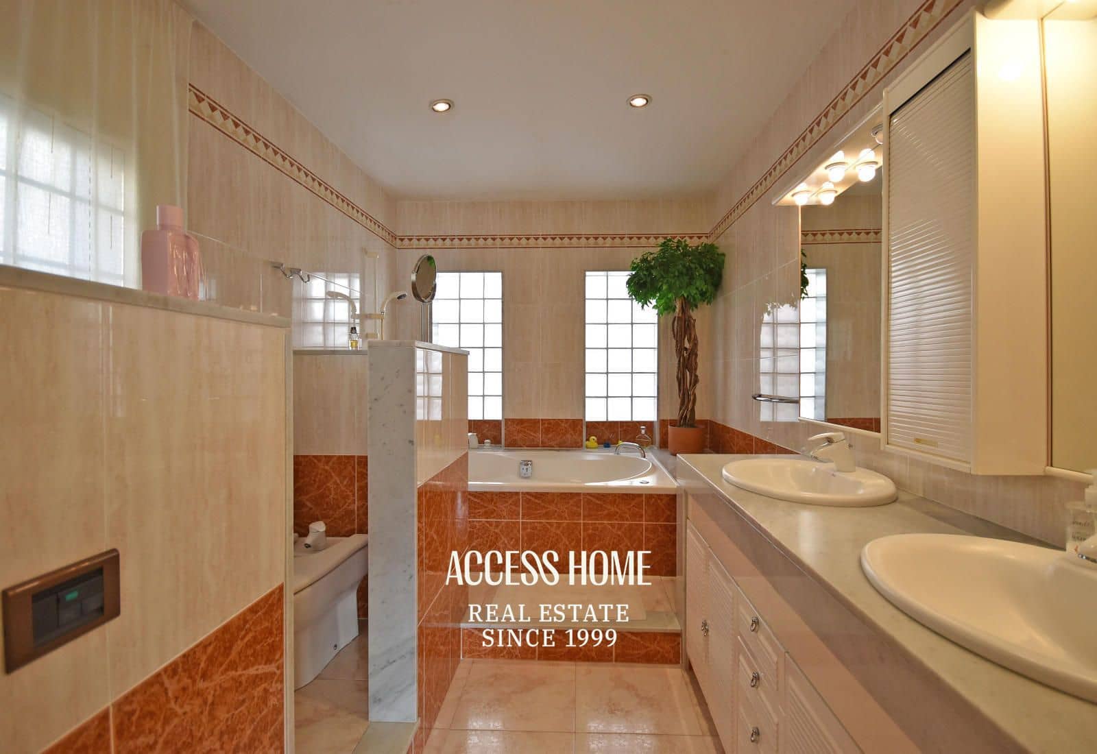 5 soveværelse Villa til salg i Premia de Mar med swimmingpool garage - € 820.000 (Ref: 9146179)