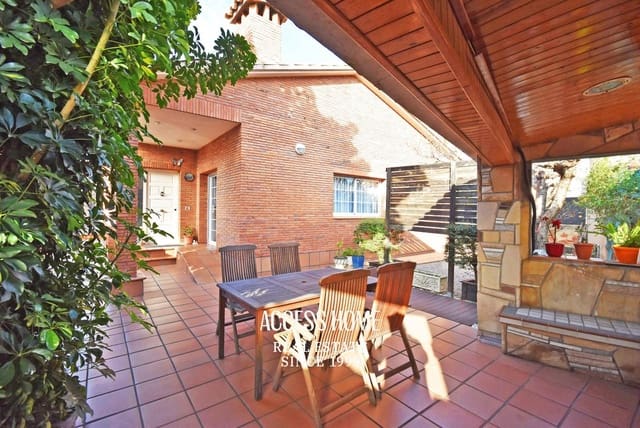 5 soveværelse Villa til salg i Premià de Mar med swimmingpool garage - € 820.000 (Ref: 9146179)