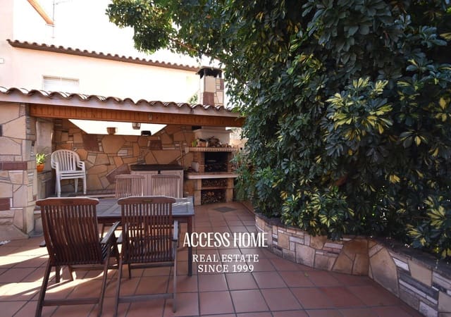 5 soveværelse Villa til salg i Premià de Mar med swimmingpool garage - € 820.000 (Ref: 9146179)