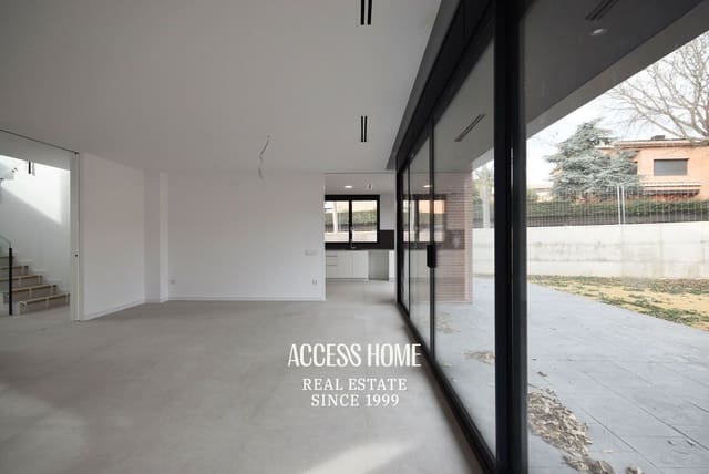 4 bedroom Villa for sale in Mataró with pool garage - € 1,075,000 (Ref: 9148044)