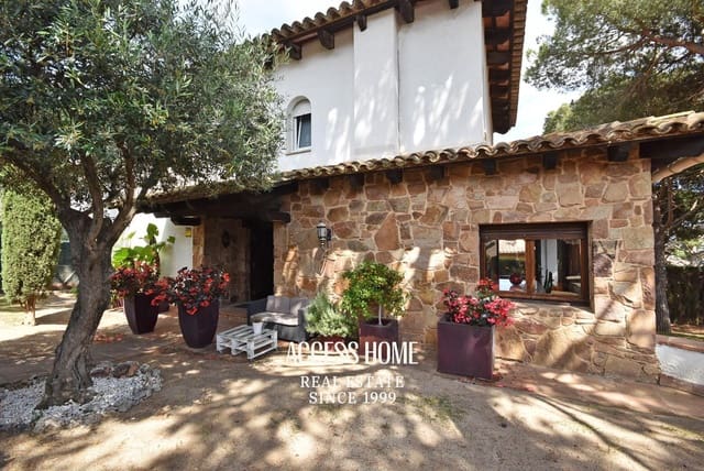 4 bedroom Villa for sale in Vilassar de Dalt with garage - € 795,000 (Ref: 9148045)