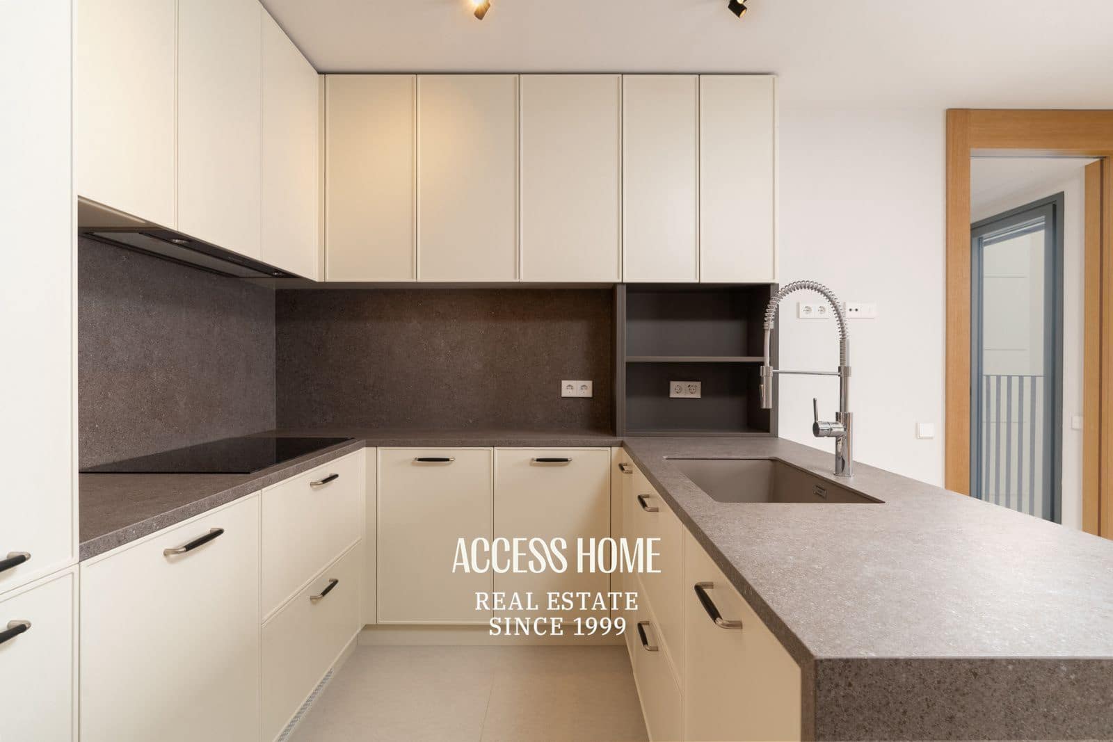 4 sypialnia Mieszkanie na sprzedaż w Miasto Barcelona z basenem garażem - 1 828 000 € (Ref: 9148676)