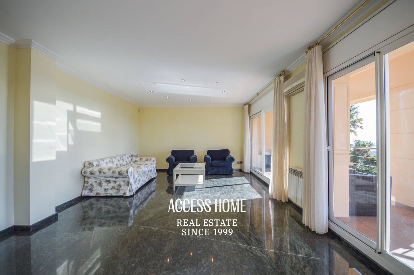 7 soveværelse Villa til leje i Premia de Dalt med swimmingpool garage - € 4.000 (Ref: 9151544)