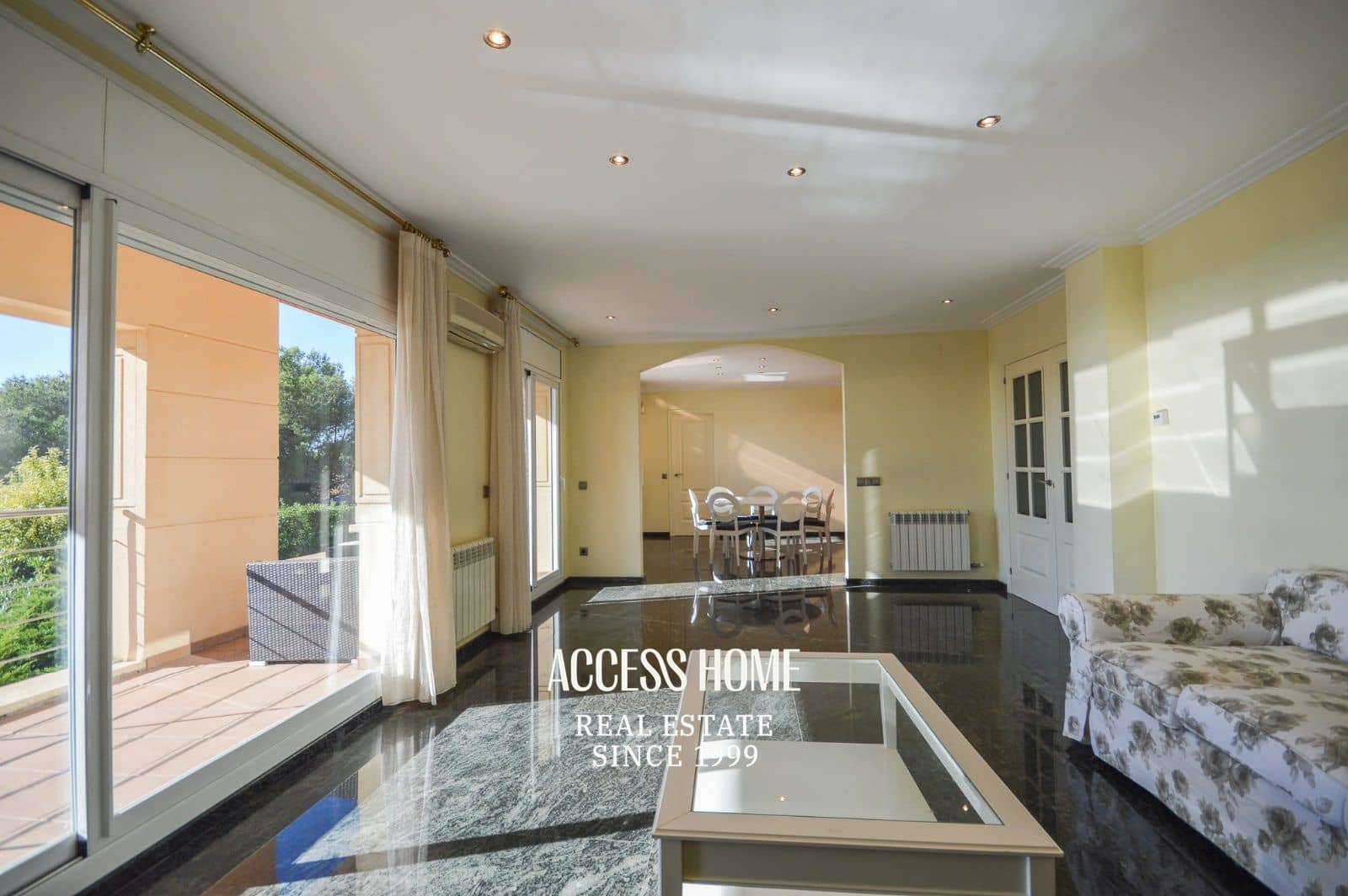 7 soveværelse Villa til leje i Premia de Dalt med swimmingpool garage - € 4.000 (Ref: 9151544)