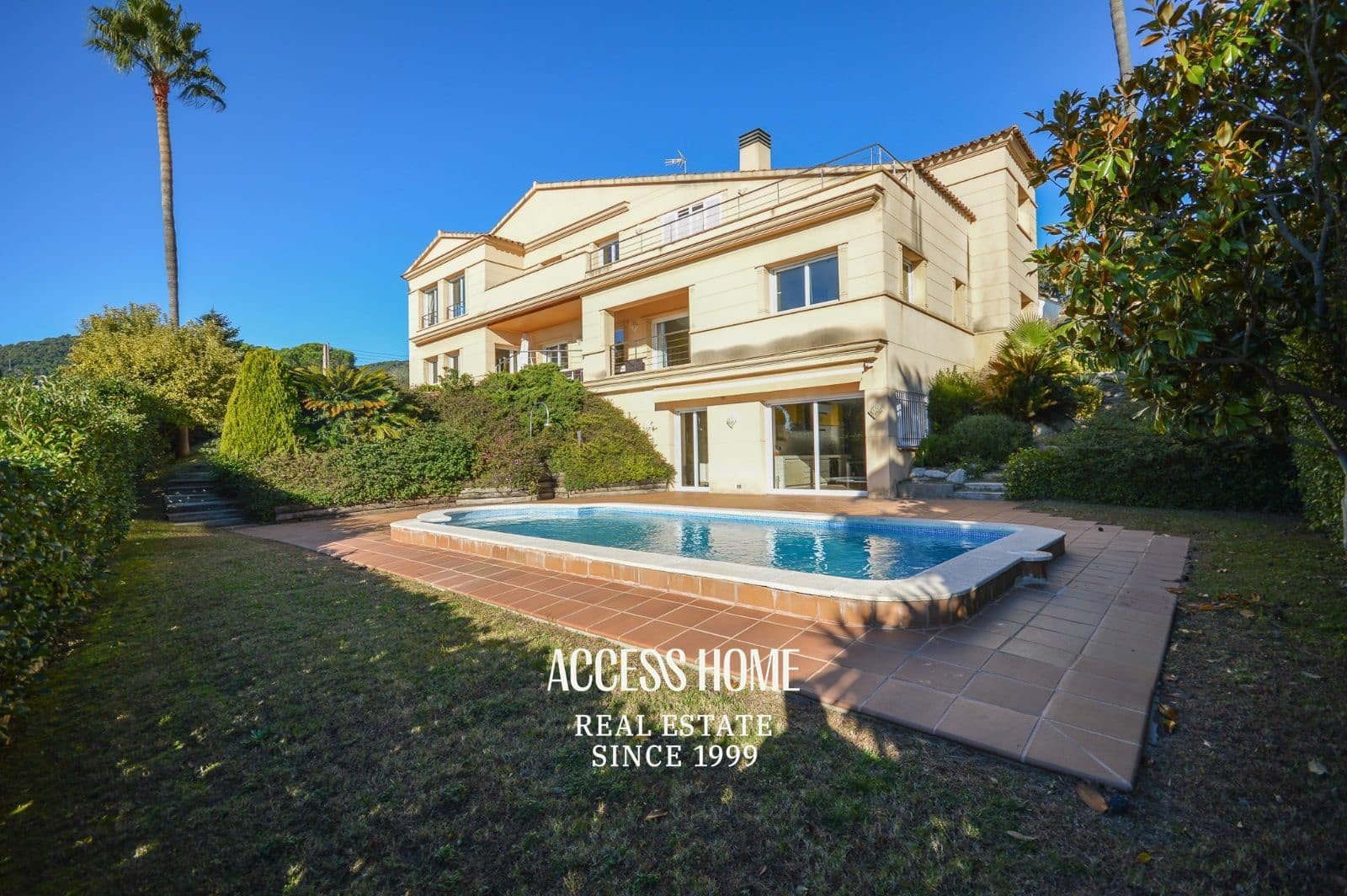 7 soveværelse Villa til leje i Premia de Dalt med swimmingpool garage - € 4.000 (Ref: 9151544)