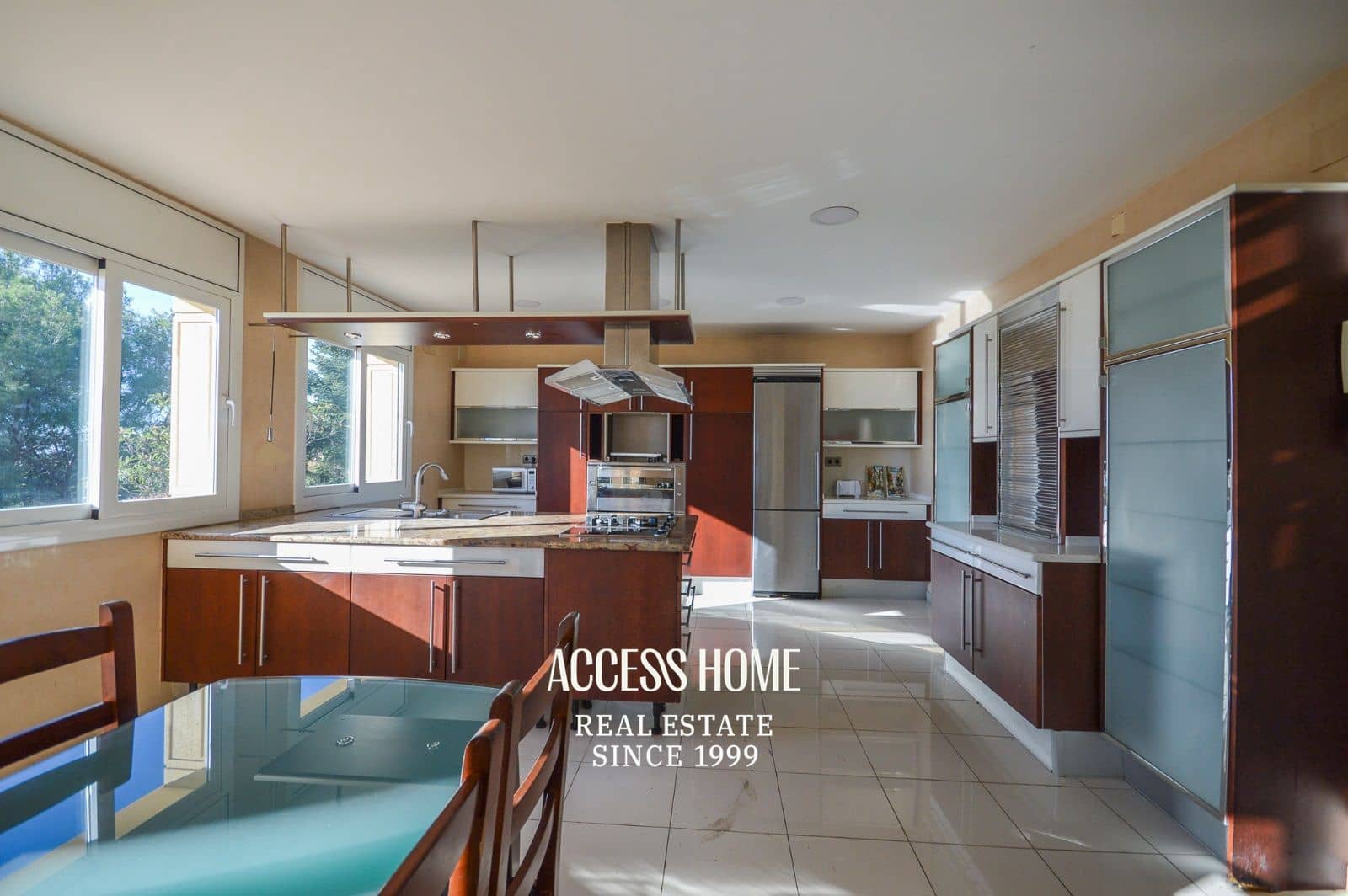 7 soveværelse Villa til leje i Premia de Dalt med swimmingpool garage - € 4.000 (Ref: 9151544)