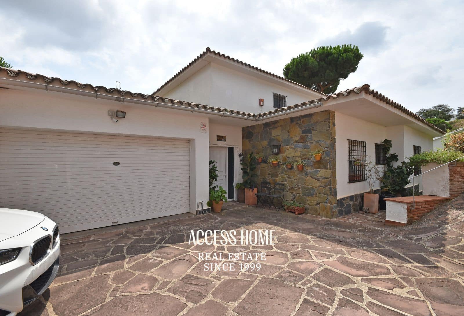 4 soverom Villa til salgs i Cabrils med svømmebasseng garasje - € 795 000 (Ref: 9160059)