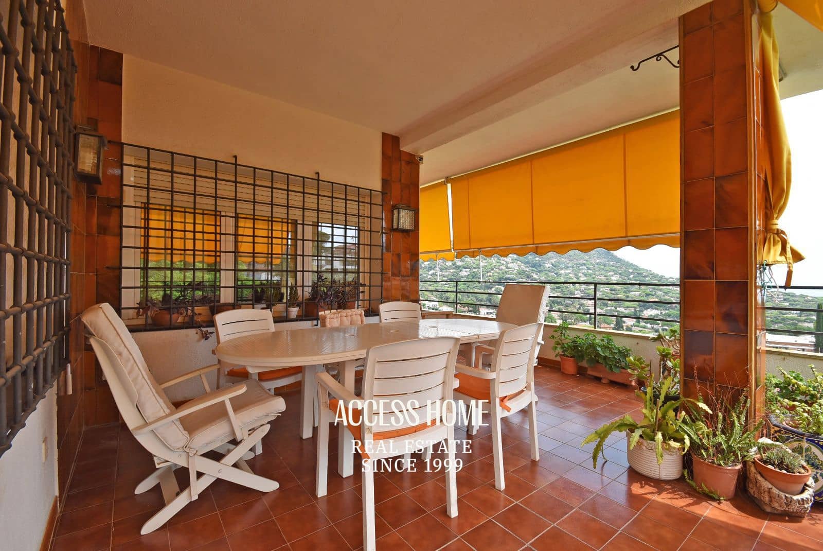 4 soverom Villa til salgs i Cabrils med svømmebasseng garasje - € 795 000 (Ref: 9160059)