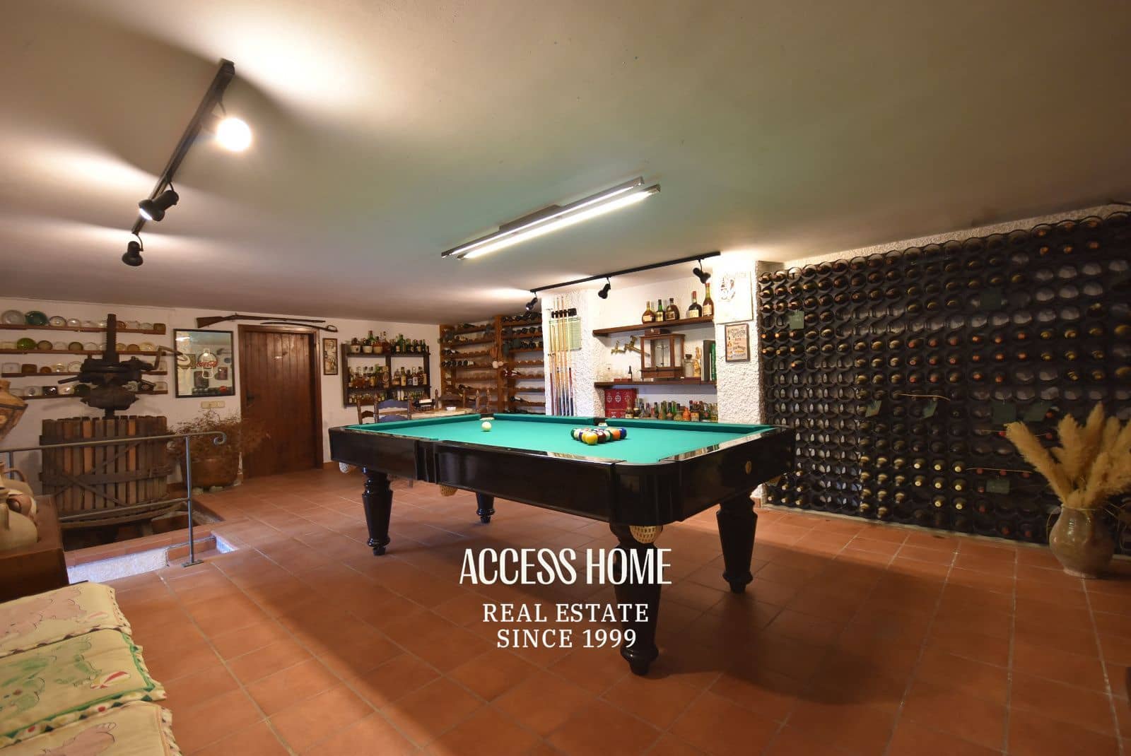 4 soverom Villa til salgs i Cabrils med svømmebasseng garasje - € 795 000 (Ref: 9160059)