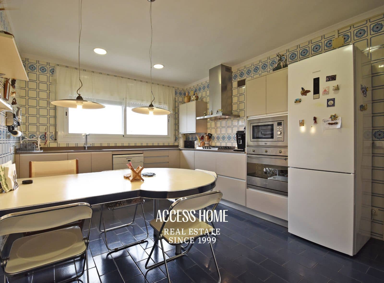 4 soverom Villa til salgs i Cabrils med svømmebasseng garasje - € 795 000 (Ref: 9160059)