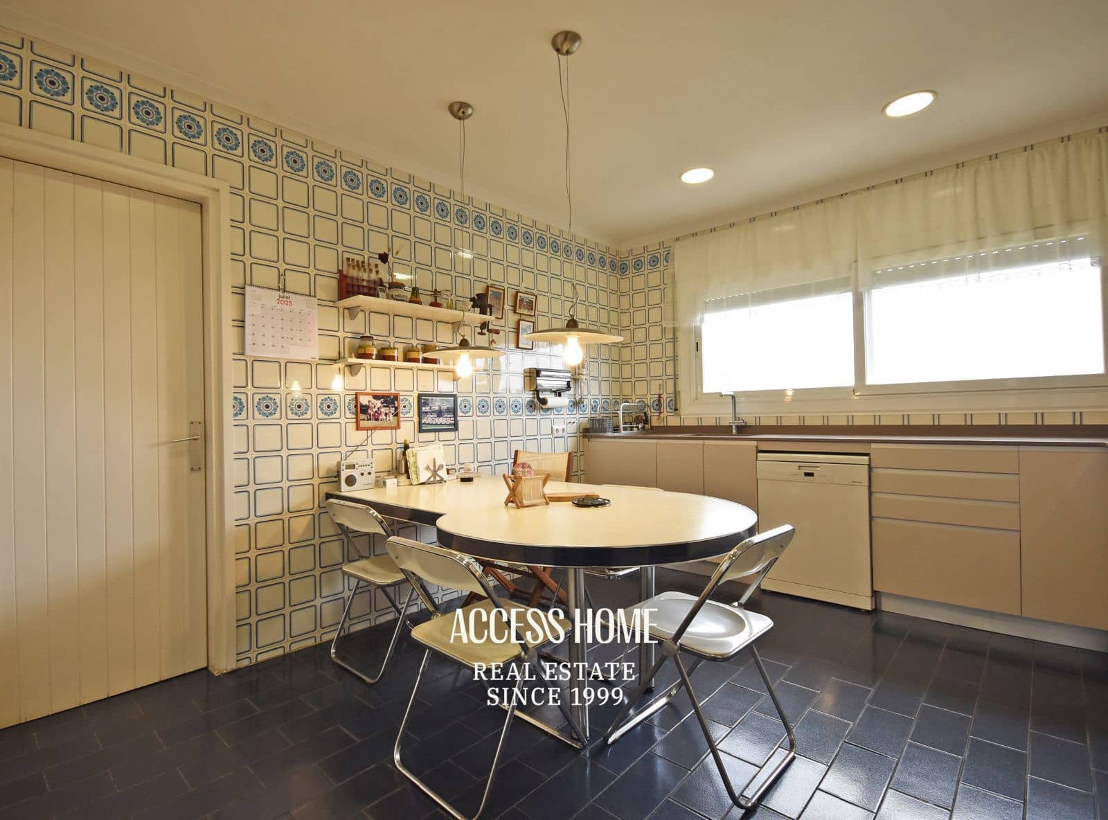 4 soverom Villa til salgs i Cabrils med svømmebasseng garasje - € 795 000 (Ref: 9160059)