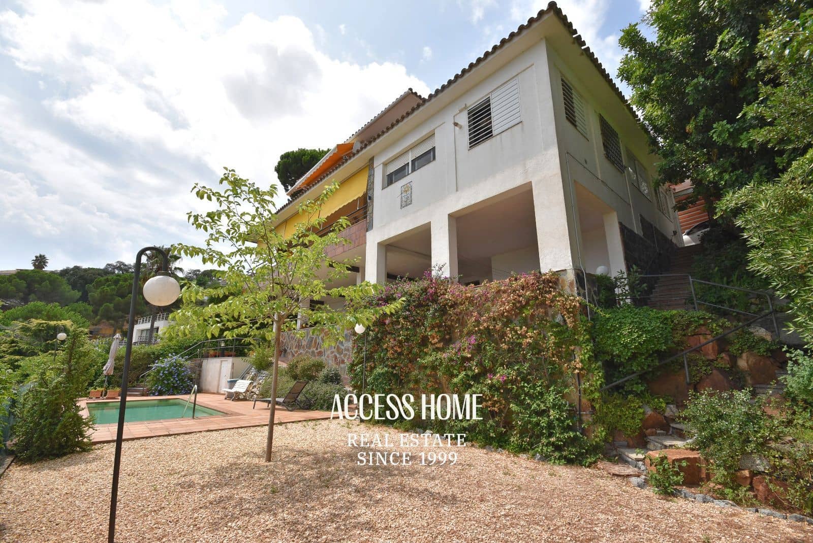 4 soverom Villa til salgs i Cabrils med svømmebasseng garasje - € 795 000 (Ref: 9160059)