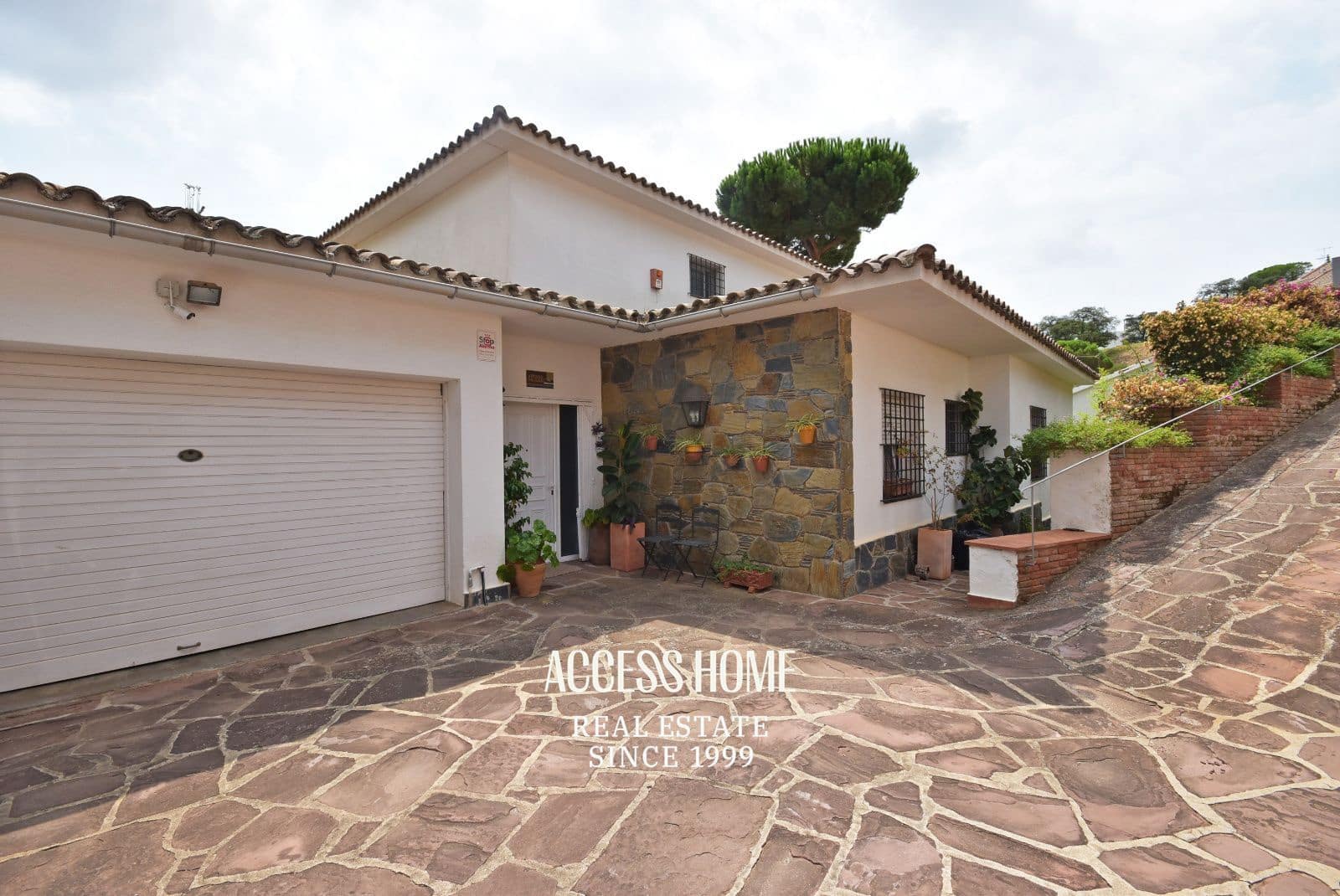 4 soverom Villa til salgs i Cabrils med svømmebasseng garasje - € 795 000 (Ref: 9160059)