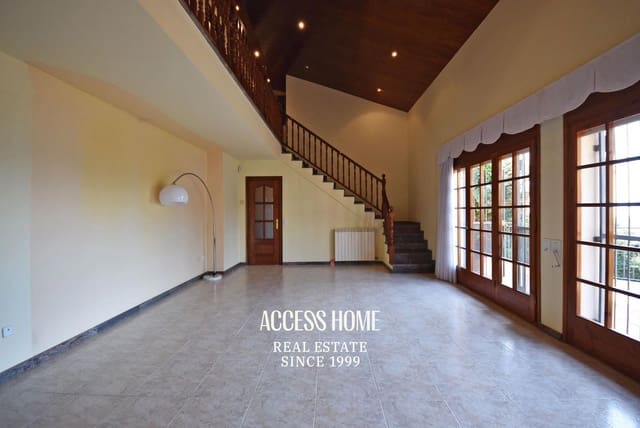 7 bedroom Villa for sale in Mataró with pool garage - € 735,000 (Ref: 9197007)