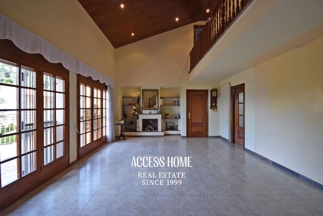 7 bedroom Villa for sale in Mataró with pool garage - € 735,000 (Ref: 9197007)