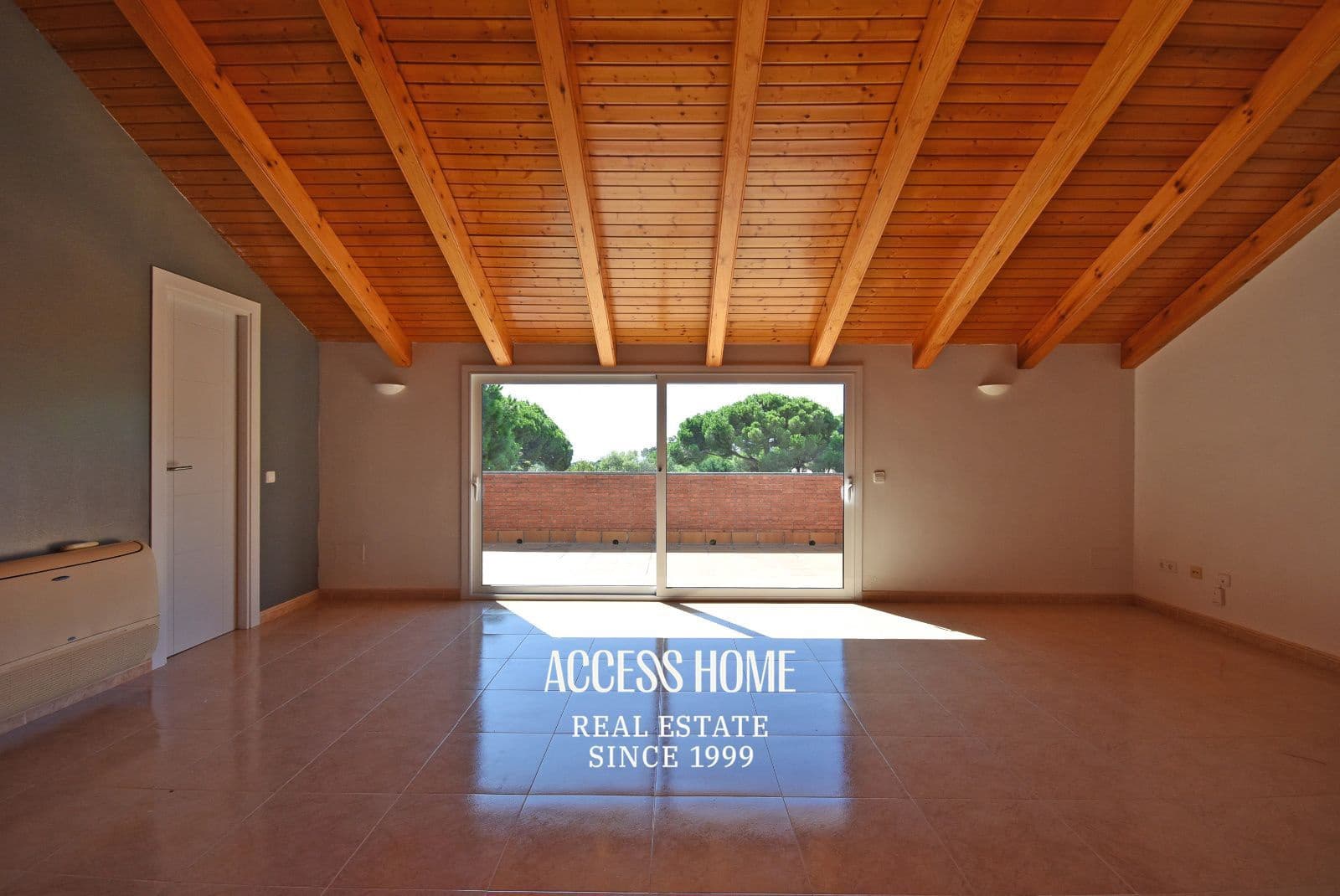 6 soveværelse Villa til leje i Sant Andreu de Llavaneres med swimmingpool - € 6.000 (Ref: 9211350)