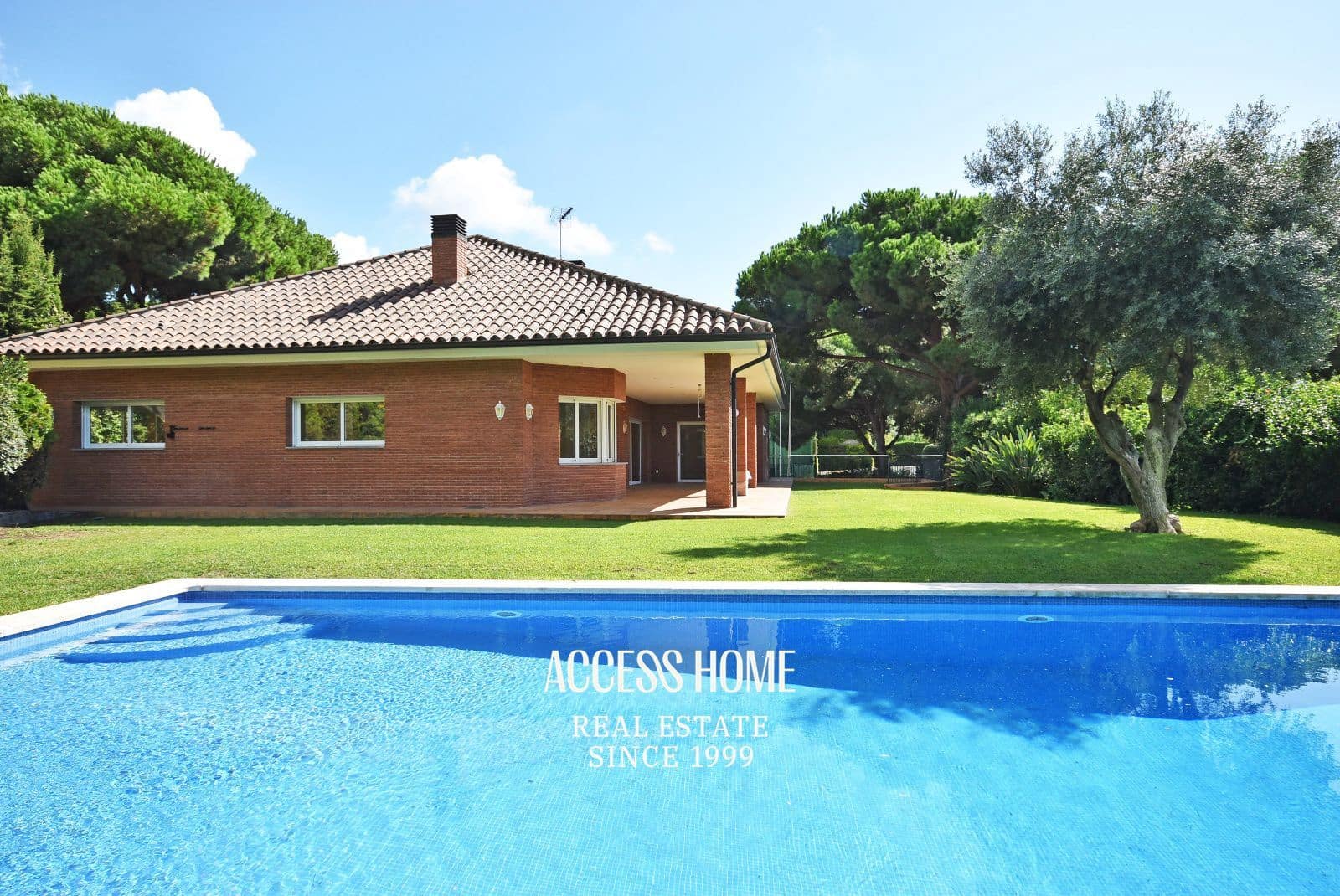 6 soveværelse Villa til leje i Sant Andreu de Llavaneres med swimmingpool - € 6.000 (Ref: 9211350)