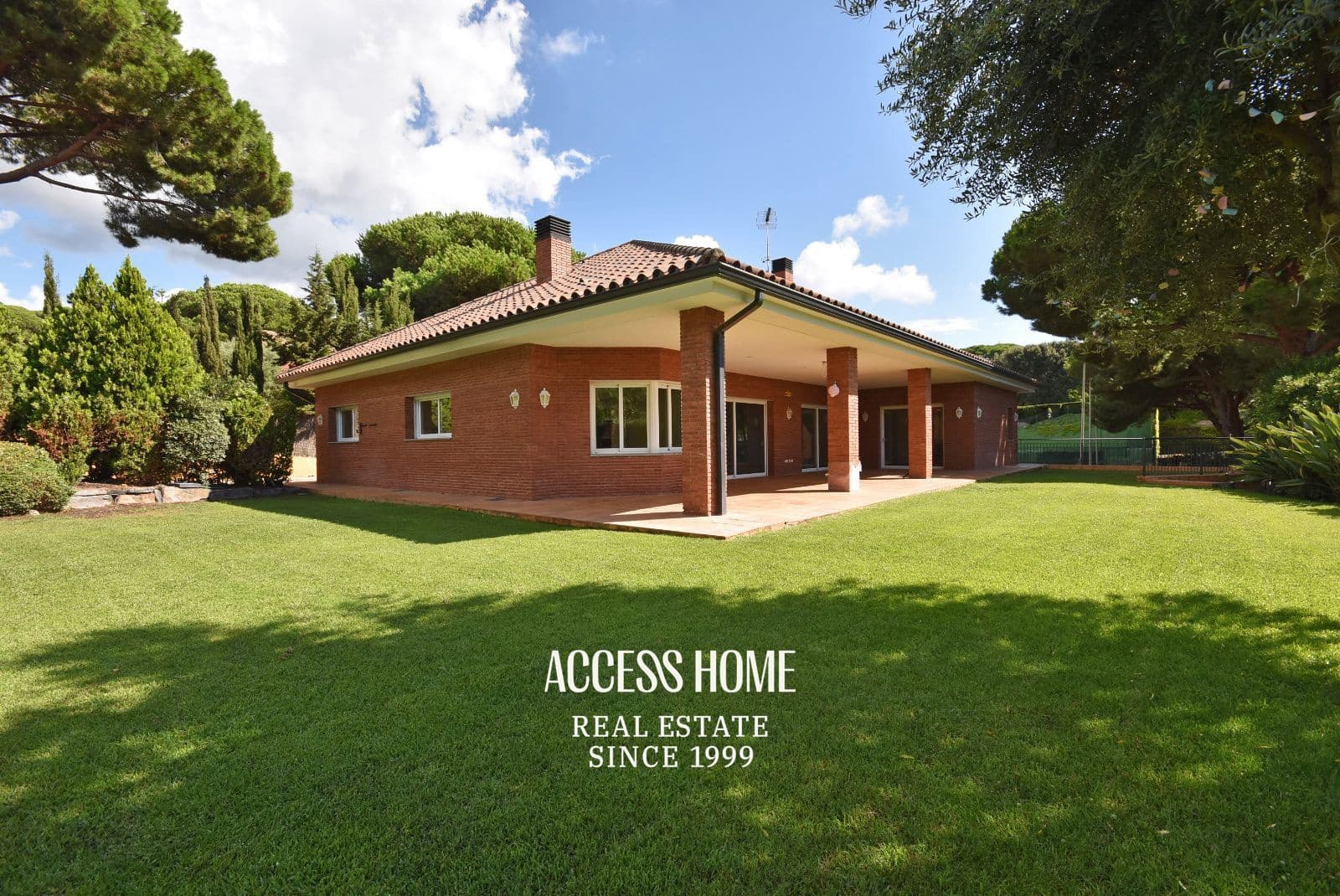 6 soveværelse Villa til leje i Sant Andreu de Llavaneres med swimmingpool - € 6.000 (Ref: 9211350)