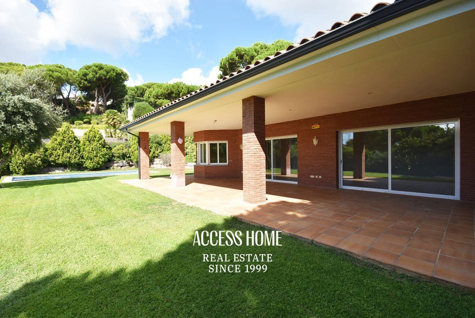 6 soveværelse Villa til leje i Sant Andreu de Llavaneres med swimmingpool - € 6.000 (Ref: 9211350)