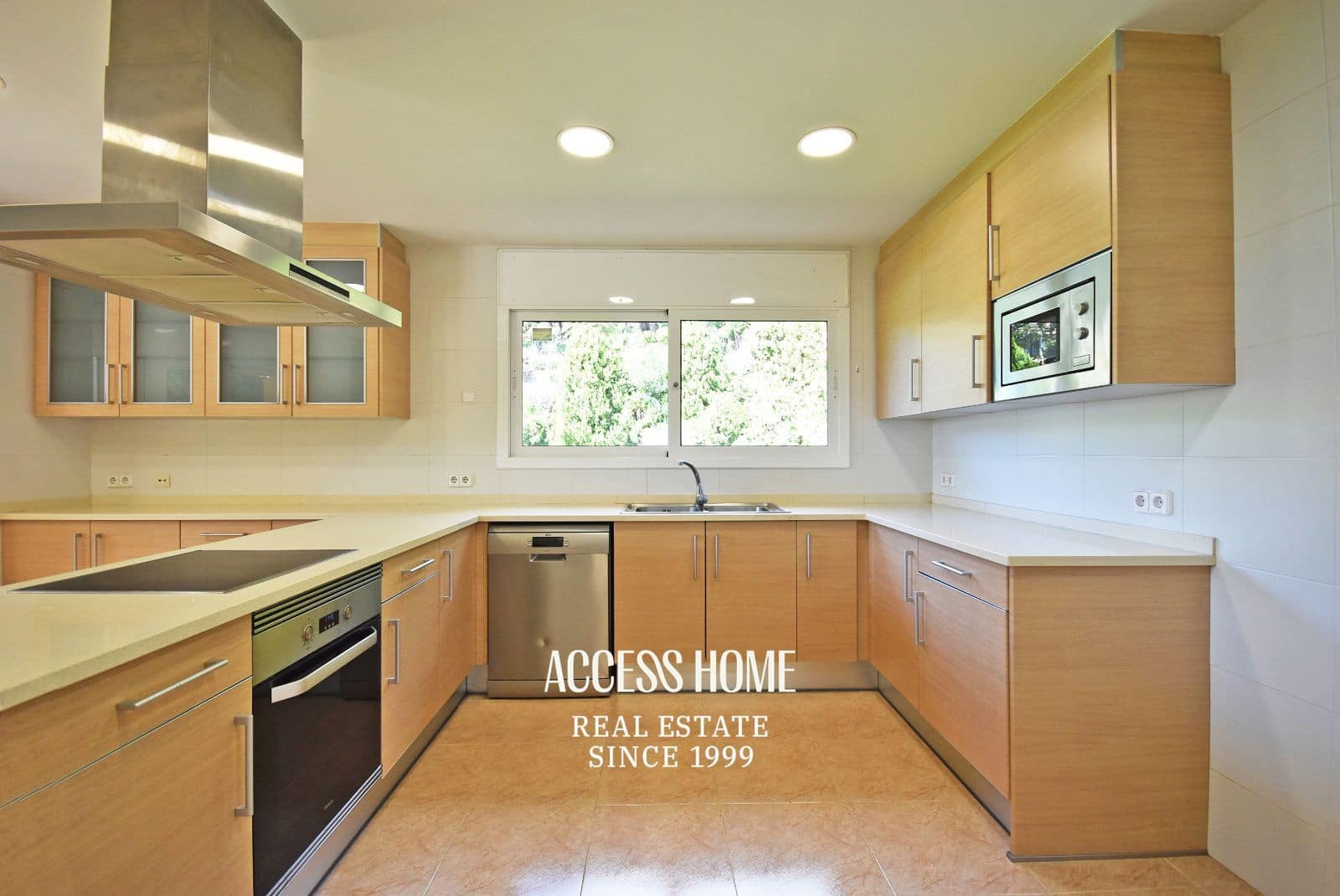 6 soveværelse Villa til leje i Sant Andreu de Llavaneres med swimmingpool - € 6.000 (Ref: 9211350)