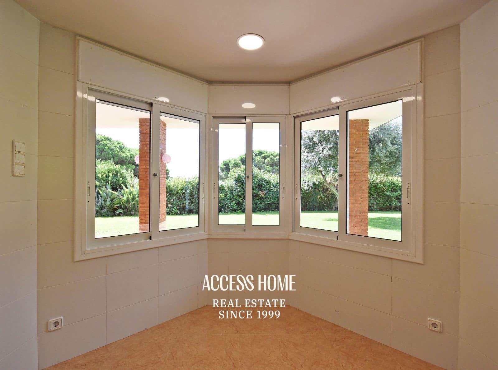 6 soveværelse Villa til leje i Sant Andreu de Llavaneres med swimmingpool - € 6.000 (Ref: 9211350)