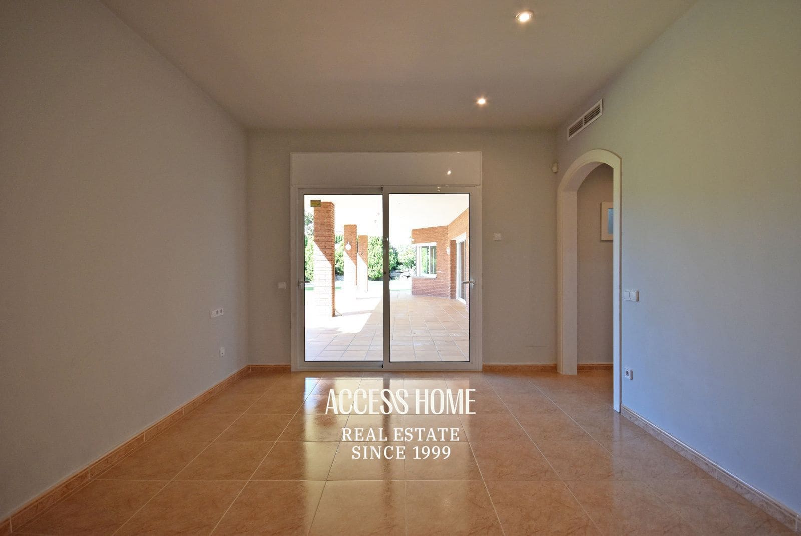 6 soveværelse Villa til leje i Sant Andreu de Llavaneres med swimmingpool - € 6.000 (Ref: 9211350)