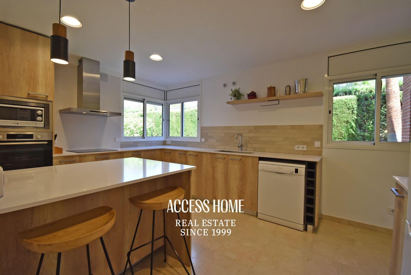 6 slaapkamer Villa te koop in Sant Vicenc de Montalt met zwembad garage - € 990.000 (Ref: 9216611)