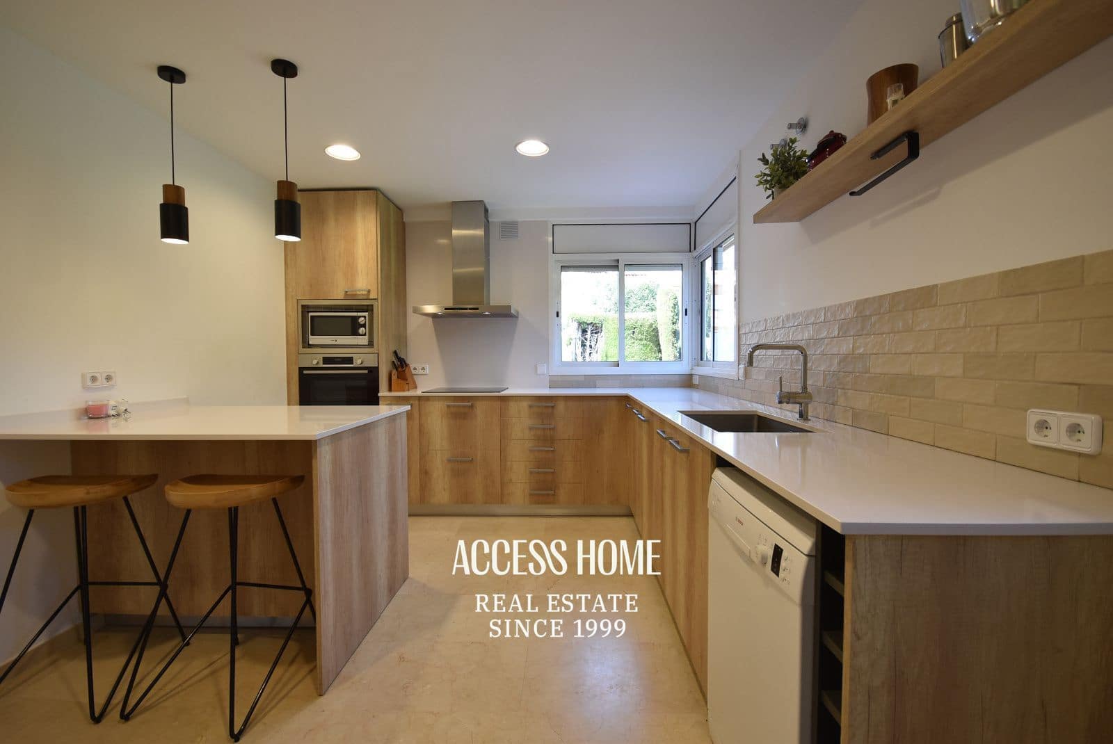 6 slaapkamer Villa te koop in Sant Vicenc de Montalt met zwembad garage - € 990.000 (Ref: 9216611)