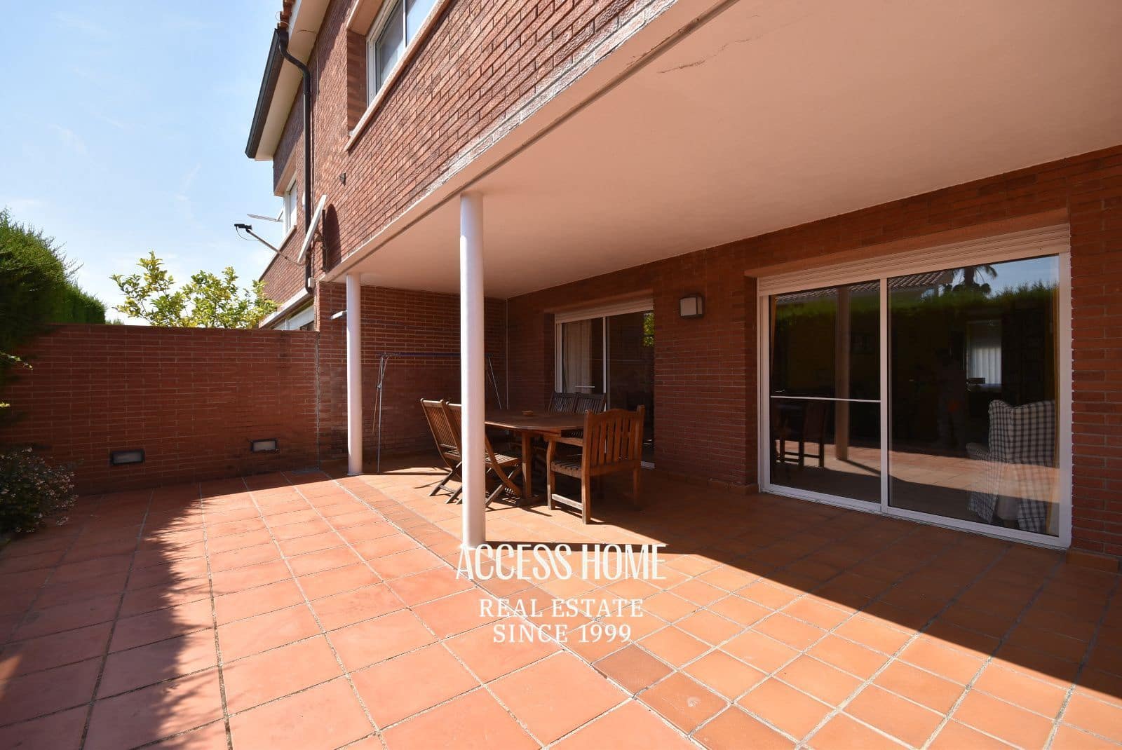 6 slaapkamer Villa te koop in Sant Vicenc de Montalt met zwembad garage - € 990.000 (Ref: 9216611)