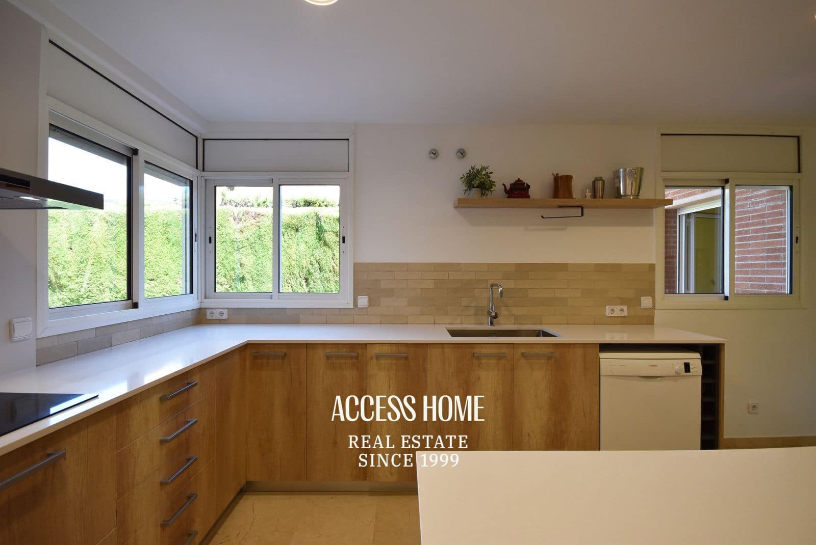 6 slaapkamer Villa te koop in Sant Vicenc de Montalt met zwembad garage - € 990.000 (Ref: 9216611)