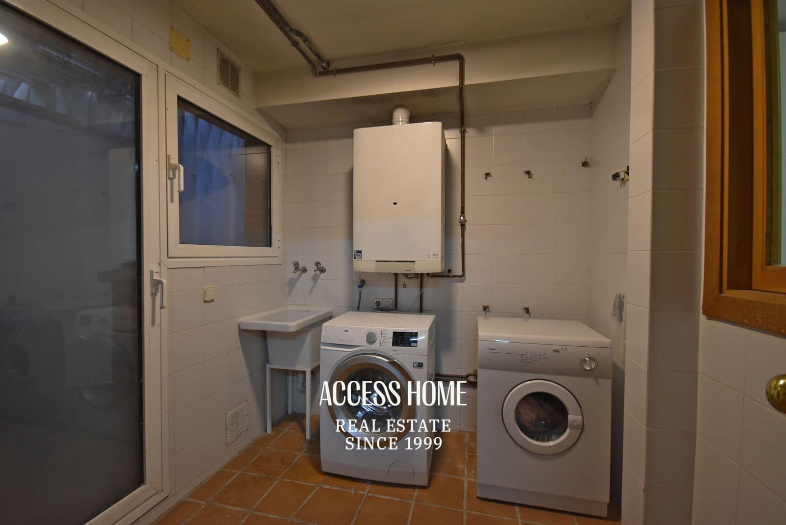 6 slaapkamer Villa te koop in Sant Vicenc de Montalt met zwembad garage - € 990.000 (Ref: 9216611)