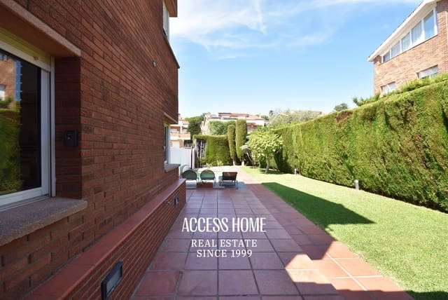 6 makuuhuone Huvila myytävänä paikassa Sant Vicenç de Montalt mukana uima-altaan 
autotalli - 990 000 € (Ref: 9216611)