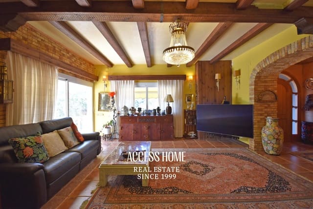 6 slaapkamer Villa te koop in Alella met zwembad - € 990.000 (Ref: 9219454)