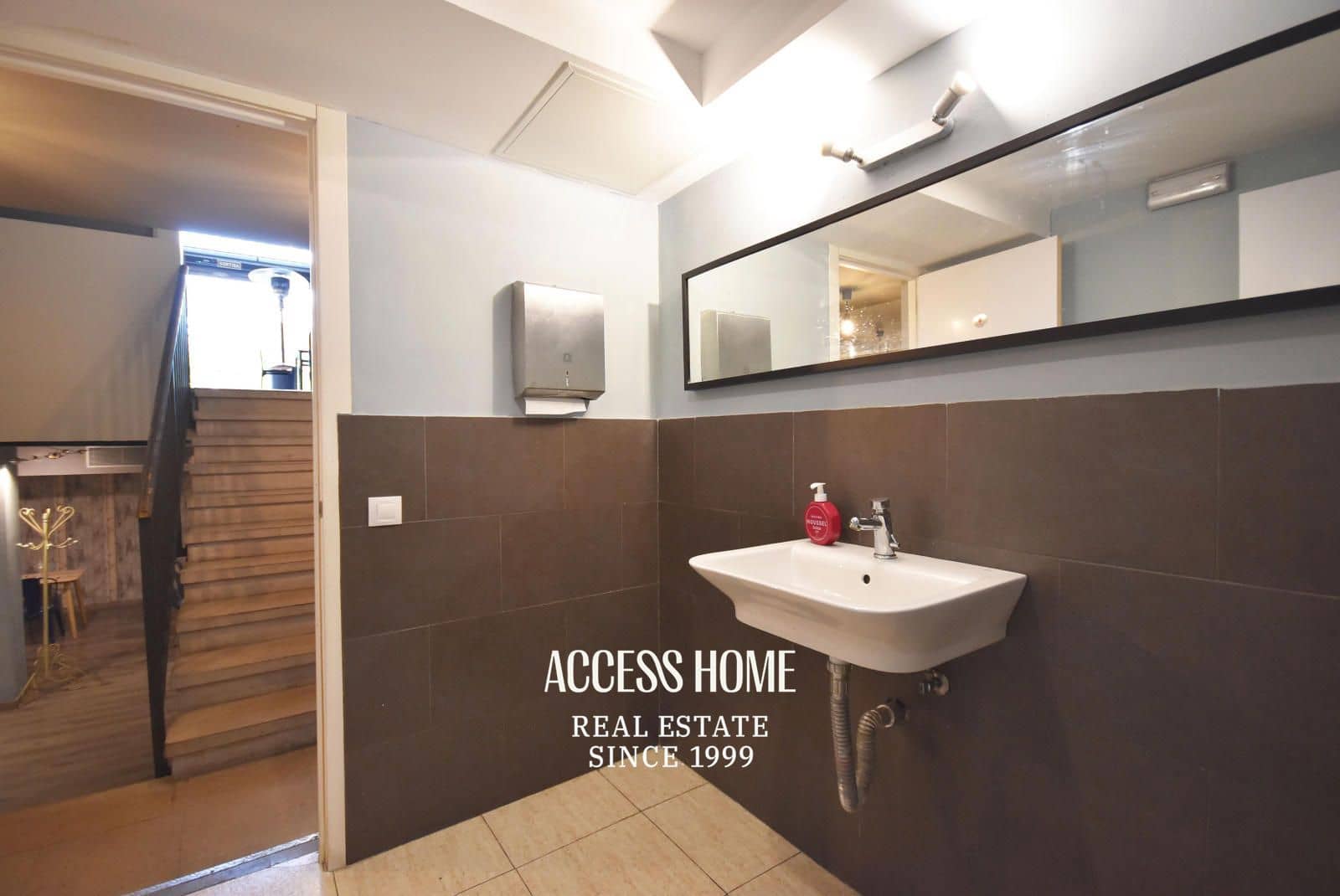 Commerciale in vendita in Cerdanyola del Valles - 274.000 € (Rif: 9237981)