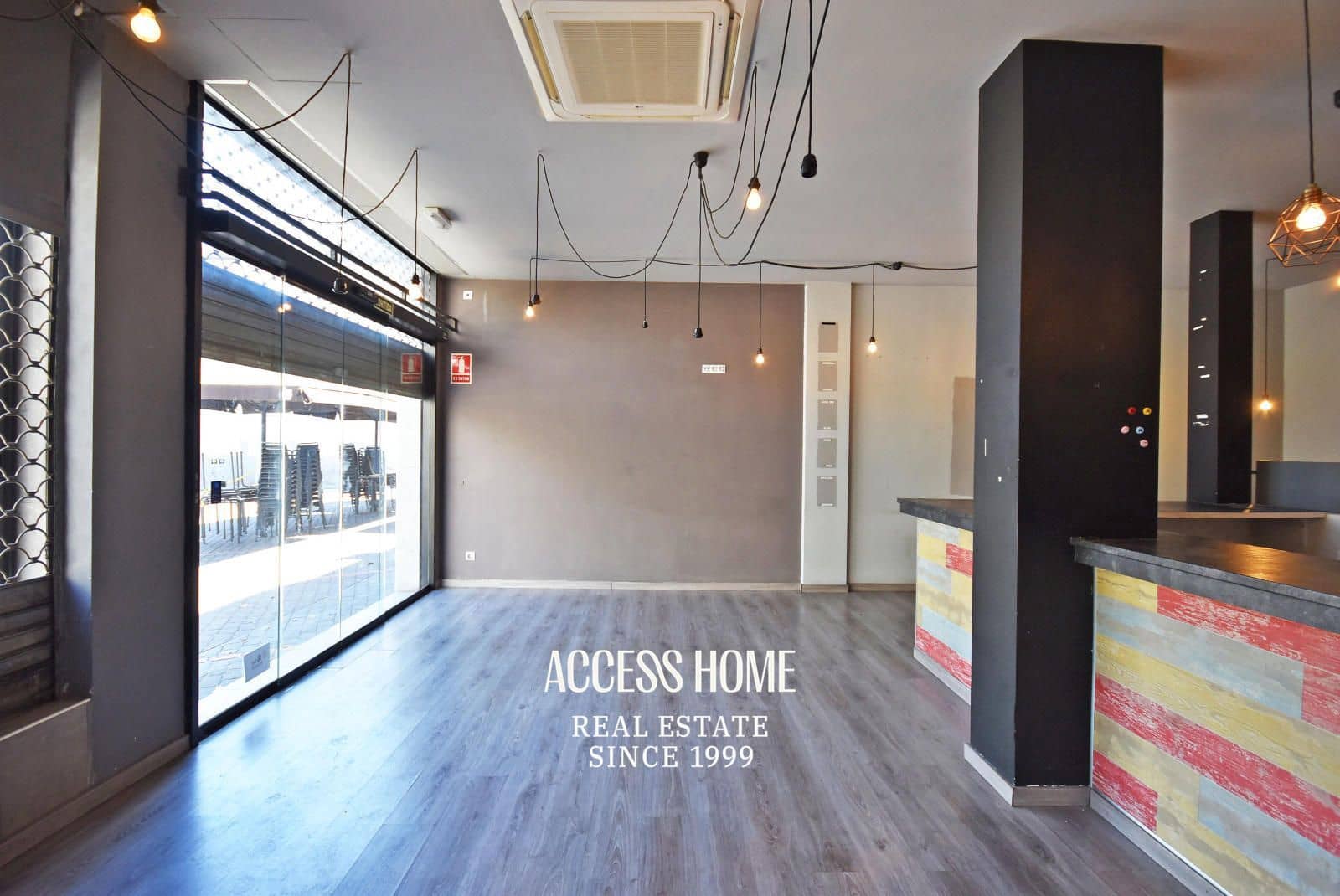 Commerciale in vendita in Cerdanyola del Valles - 274.000 € (Rif: 9237981)