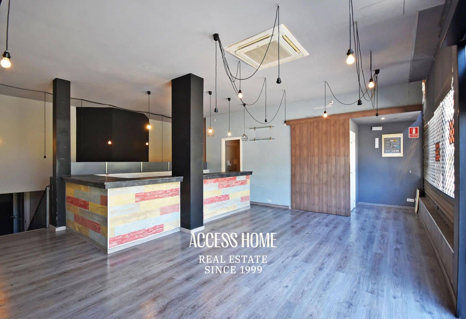 Commerciale in vendita in Cerdanyola del Valles - 274.000 € (Rif: 9237981)