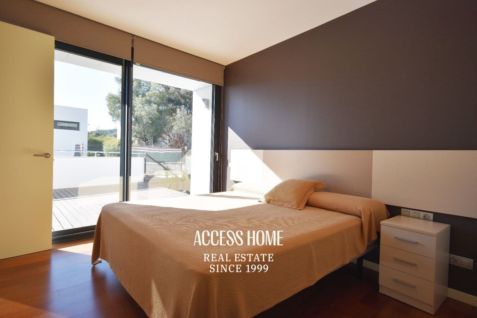 4 makuuhuone Huvila myytävänä paikassa Premia de Dalt mukana uima-altaan 
autotalli - 1 600 000 € (Ref: 9251625)