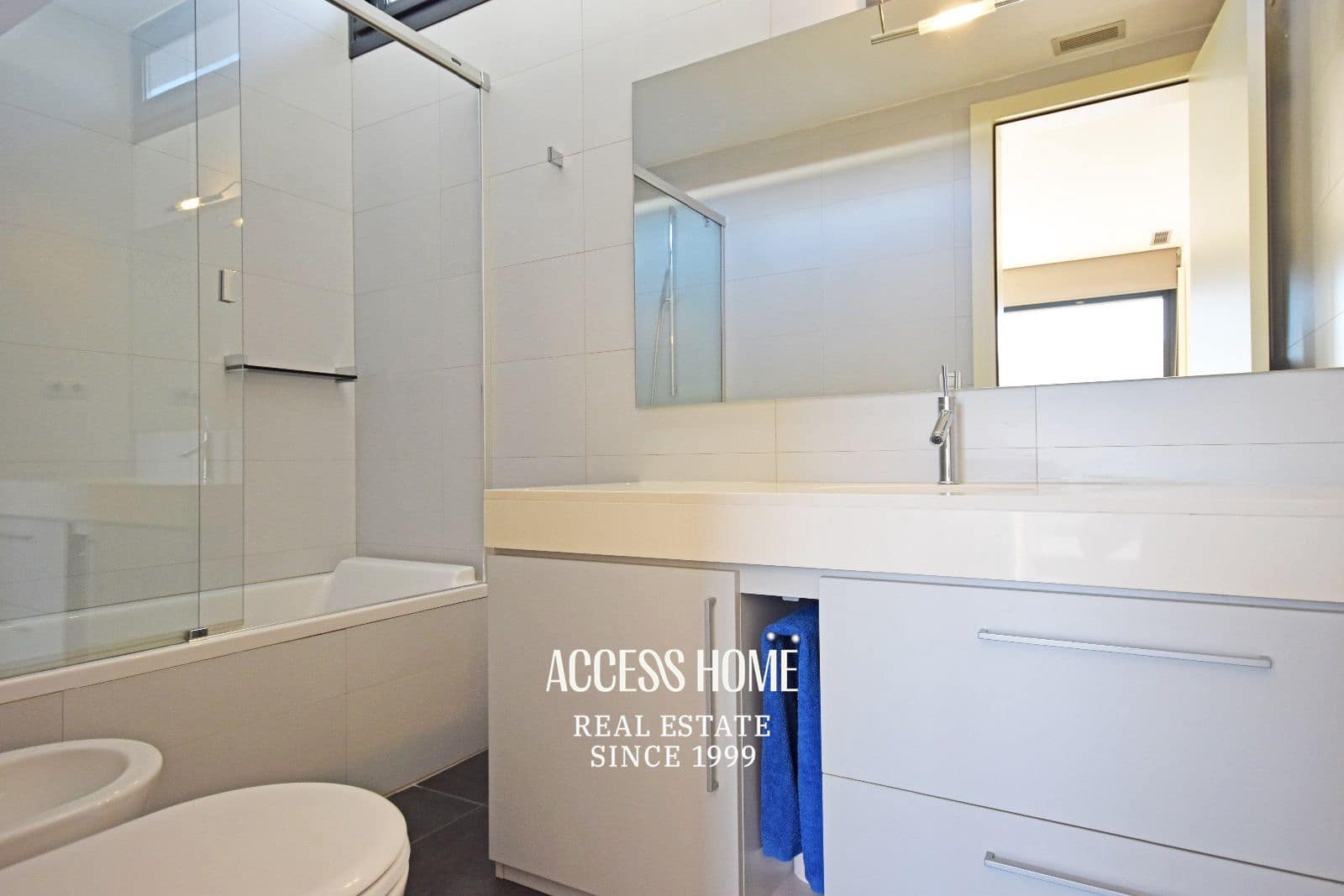 4 makuuhuone Huvila myytävänä paikassa Premia de Dalt mukana uima-altaan 
autotalli - 1 600 000 € (Ref: 9251625)