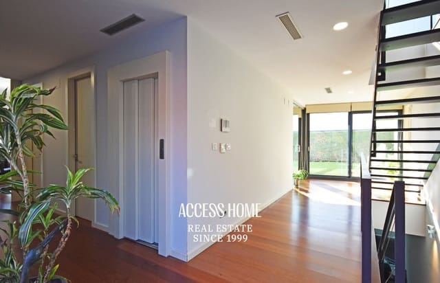 4 makuuhuone Huvila myytävänä paikassa Premià de Dalt mukana uima-altaan 
autotalli - 1 600 000 € (Ref: 9251625)