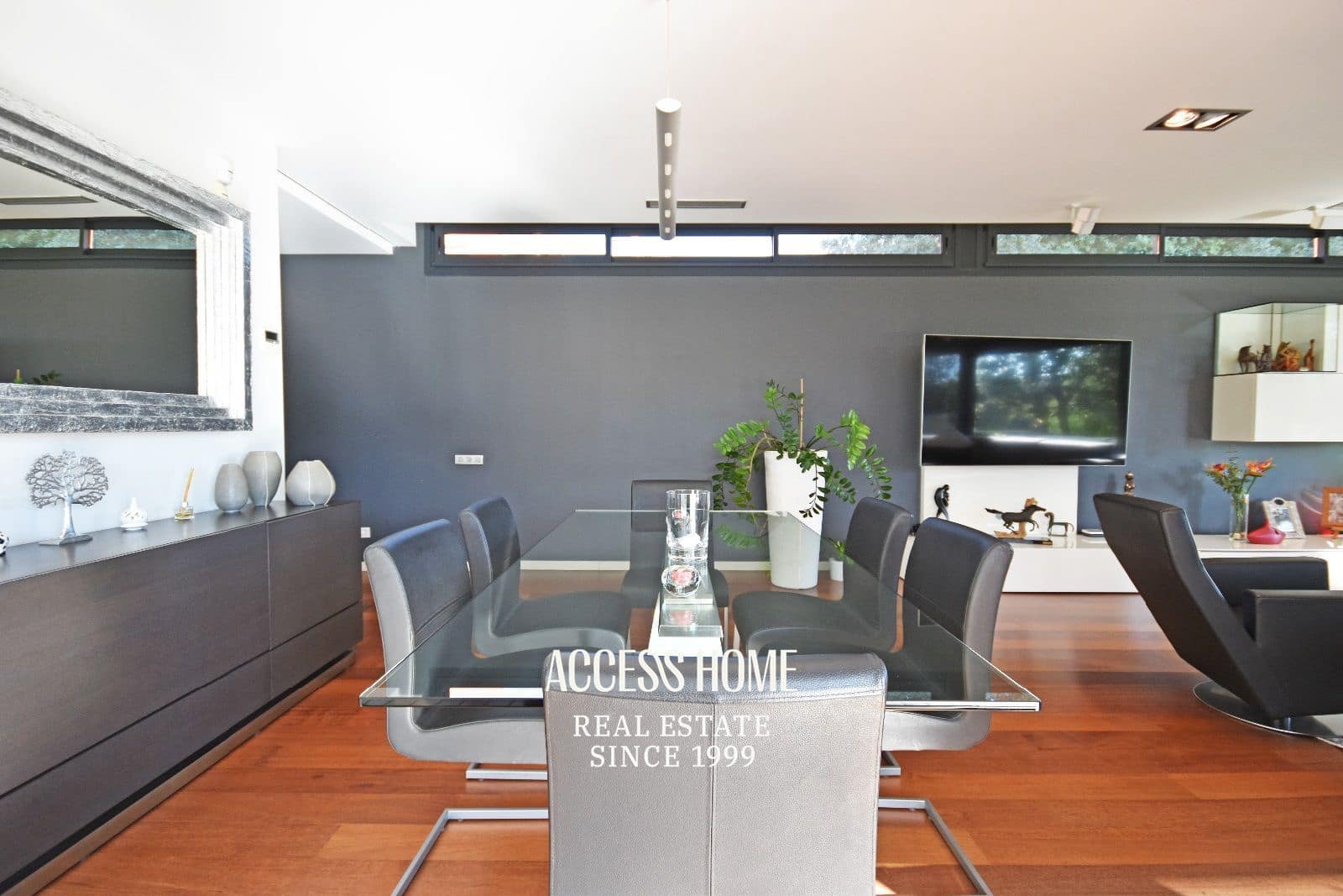 4 makuuhuone Huvila myytävänä paikassa Premia de Dalt mukana uima-altaan 
autotalli - 1 600 000 € (Ref: 9251625)