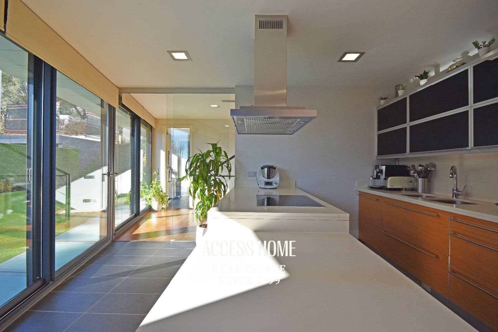 4 makuuhuone Huvila myytävänä paikassa Premia de Dalt mukana uima-altaan 
autotalli - 1 600 000 € (Ref: 9251625)