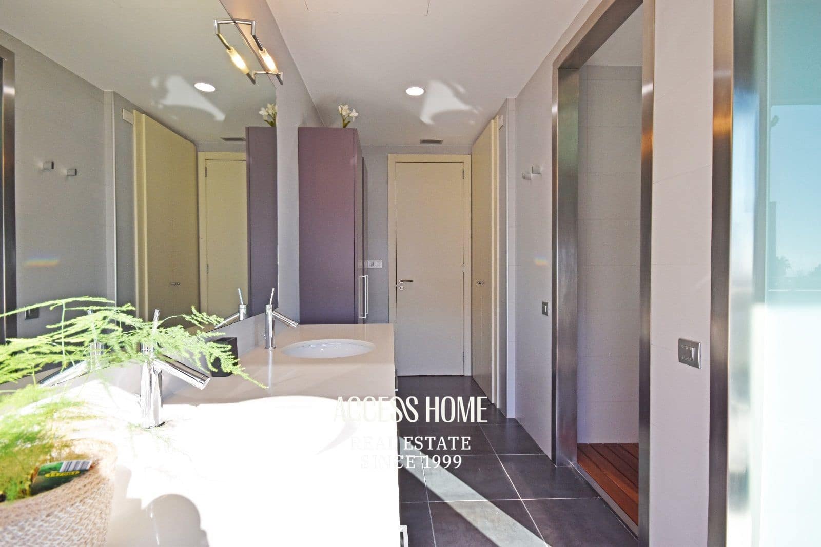 4 makuuhuone Huvila myytävänä paikassa Premia de Dalt mukana uima-altaan 
autotalli - 1 600 000 € (Ref: 9251625)