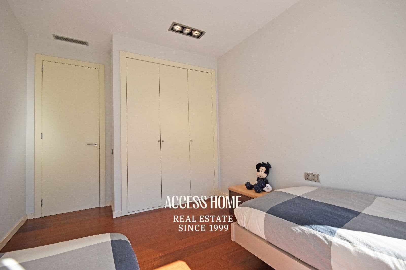 4 makuuhuone Huvila myytävänä paikassa Premia de Dalt mukana uima-altaan 
autotalli - 1 600 000 € (Ref: 9251625)