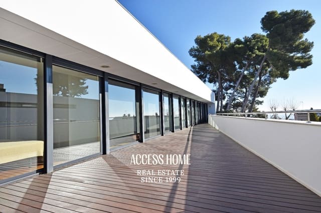 4 makuuhuone Huvila myytävänä paikassa Premià de Dalt mukana uima-altaan 
autotalli - 1 600 000 € (Ref: 9251625)