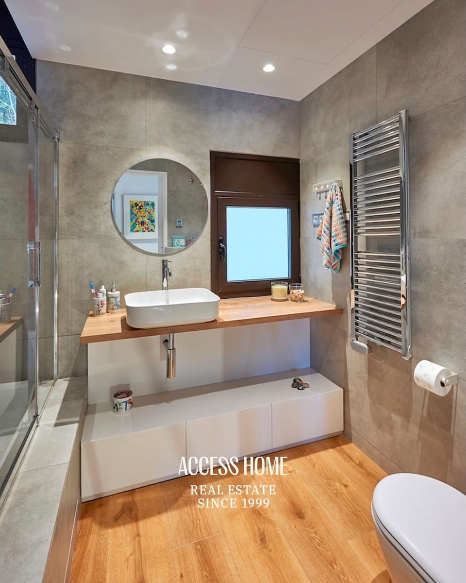 4 bedroom Villa for sale in Sant Vicenc de Montalt with pool garage - € 1,395,000 (Ref: 9254436)