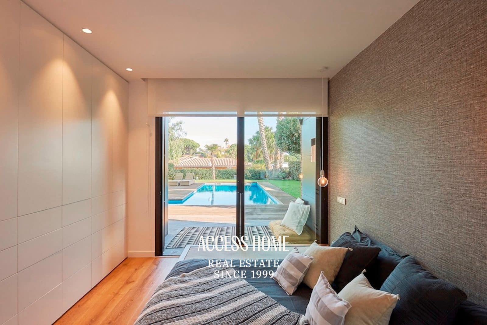 4 bedroom Villa for sale in Sant Vicenc de Montalt with pool garage - € 1,395,000 (Ref: 9254436)