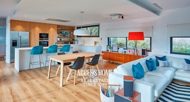 4 soverom Villa til salgs i Sant Vicenç de Montalt med svømmebasseng garasje - € 1 395 000 (Ref: 9254436)