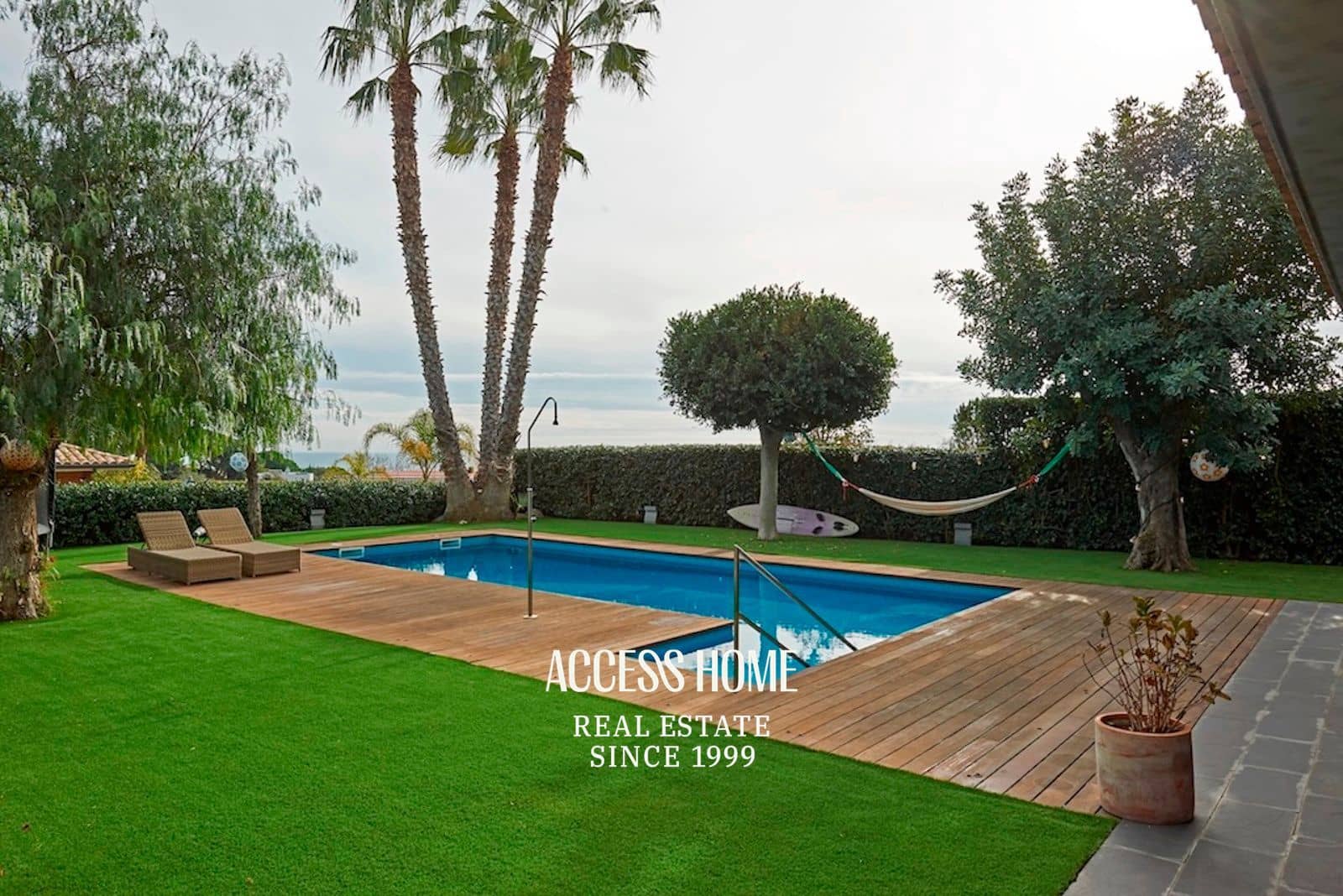 4 bedroom Villa for sale in Sant Vicenc de Montalt with pool garage - € 1,395,000 (Ref: 9254436)