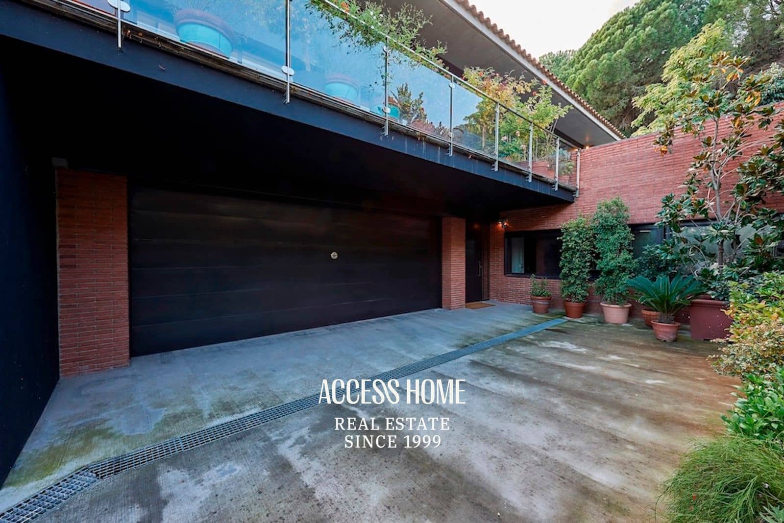 4 bedroom Villa for sale in Sant Vicenc de Montalt with pool garage - € 1,395,000 (Ref: 9254436)